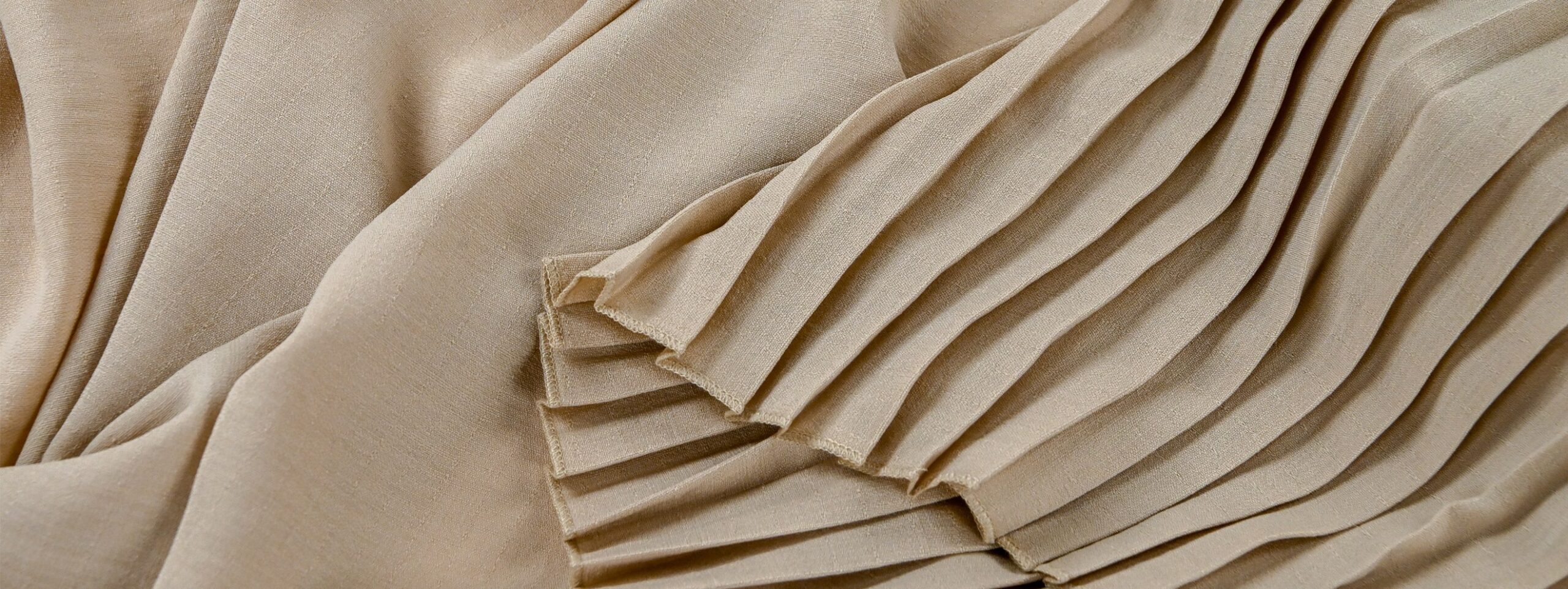 démonstration batiste microfibre beige naturel unis et plissé 15 0188