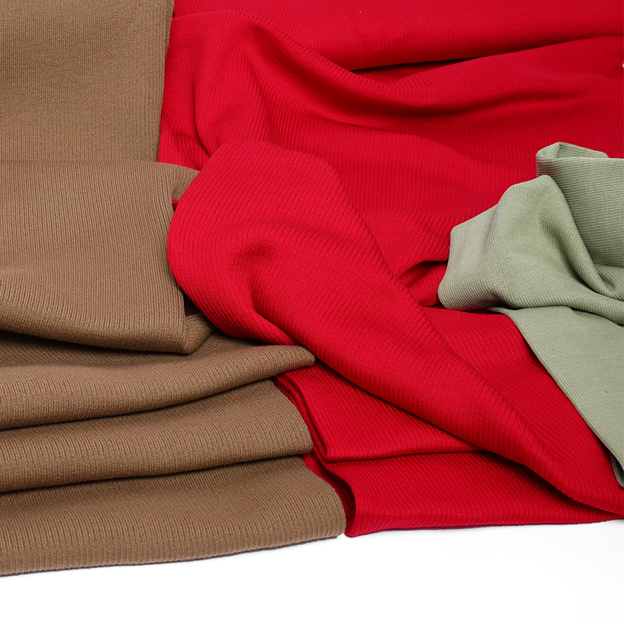 Présentation de plusieurs tissus bords côtes