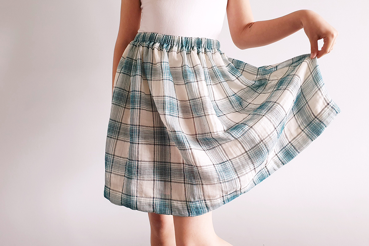 Présentation d'une jupe en gaze de coton