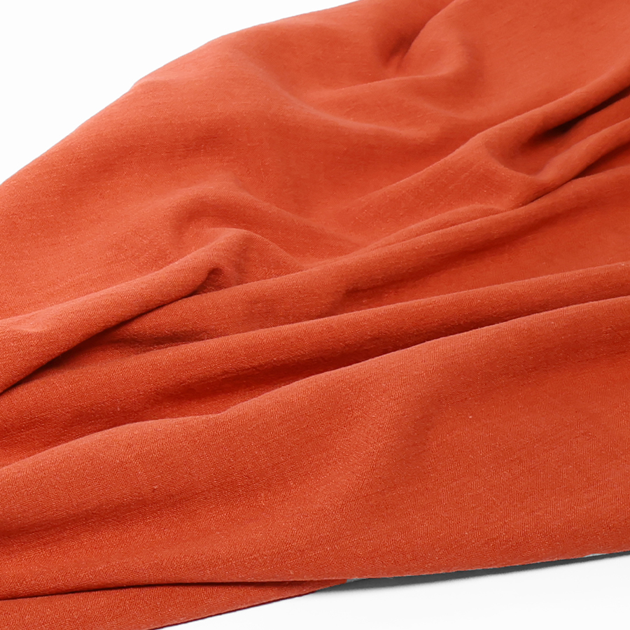 Présentation d'un tissu en lin viscose lave