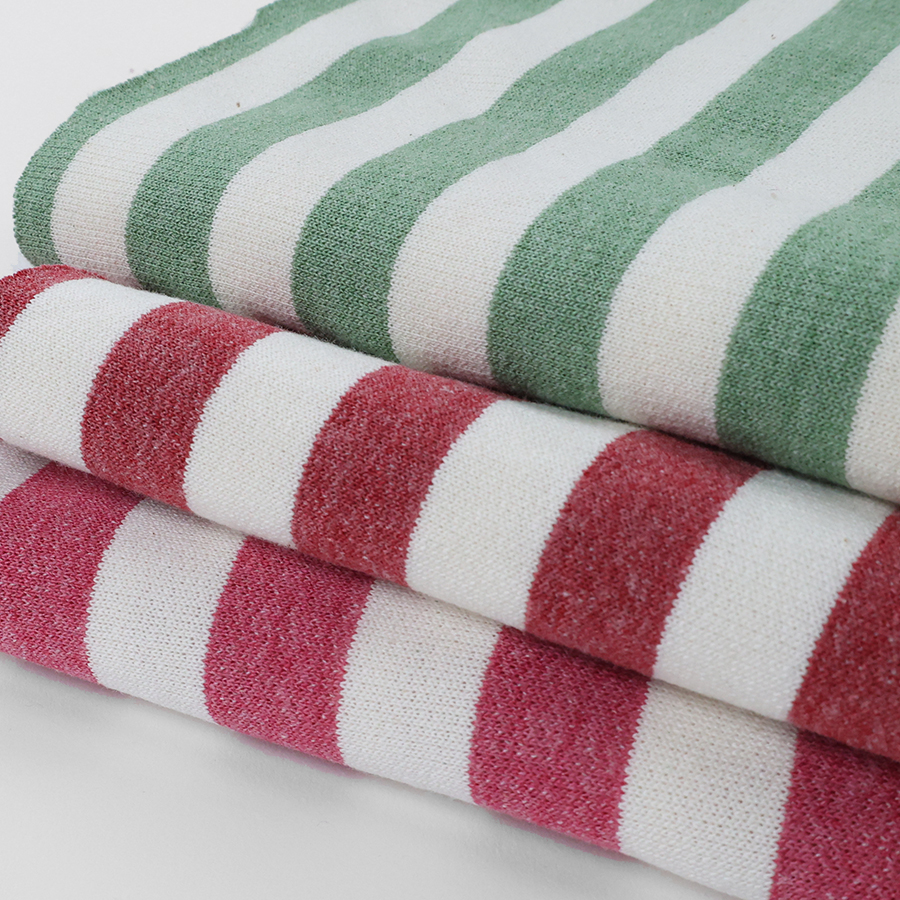 Présentation de tissu sweatshirt rayés rares de chez Stragier