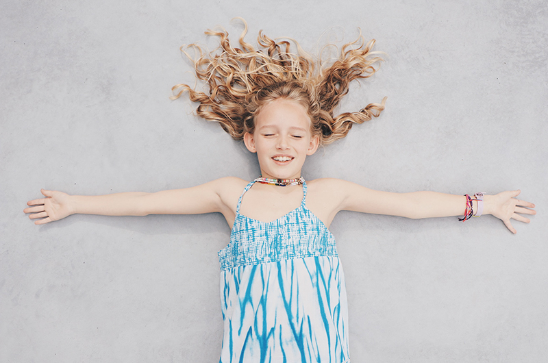 Processed with VSCO with hb2 preset Vue d'une robe faite en tissu coton tie and dye de chez Stragier