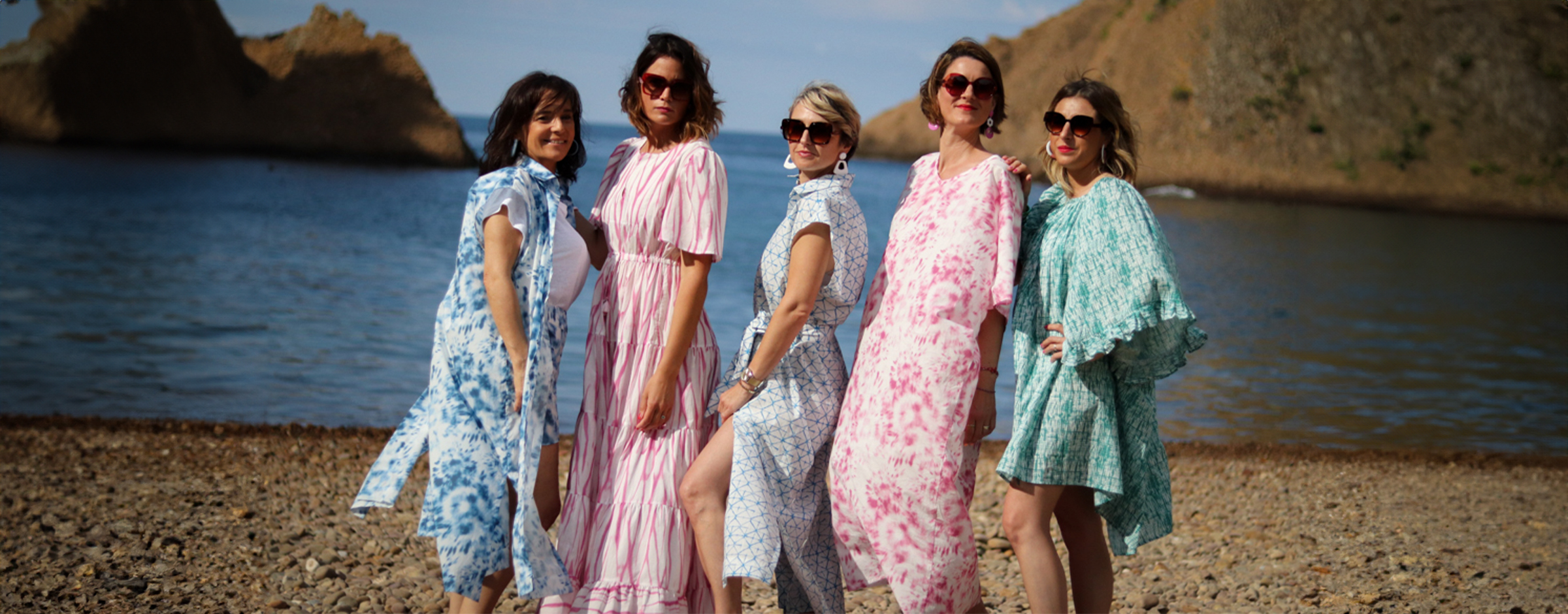 tie-and-dye-valise-été-01--2400x940 Présentation de plusieurs modèles de robes faites en coton de la collection Tie and Dye de chez Stragier