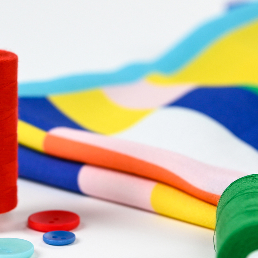 Présentation des tissus qui composent le dessin mocktail de la collection UNE Vitamine