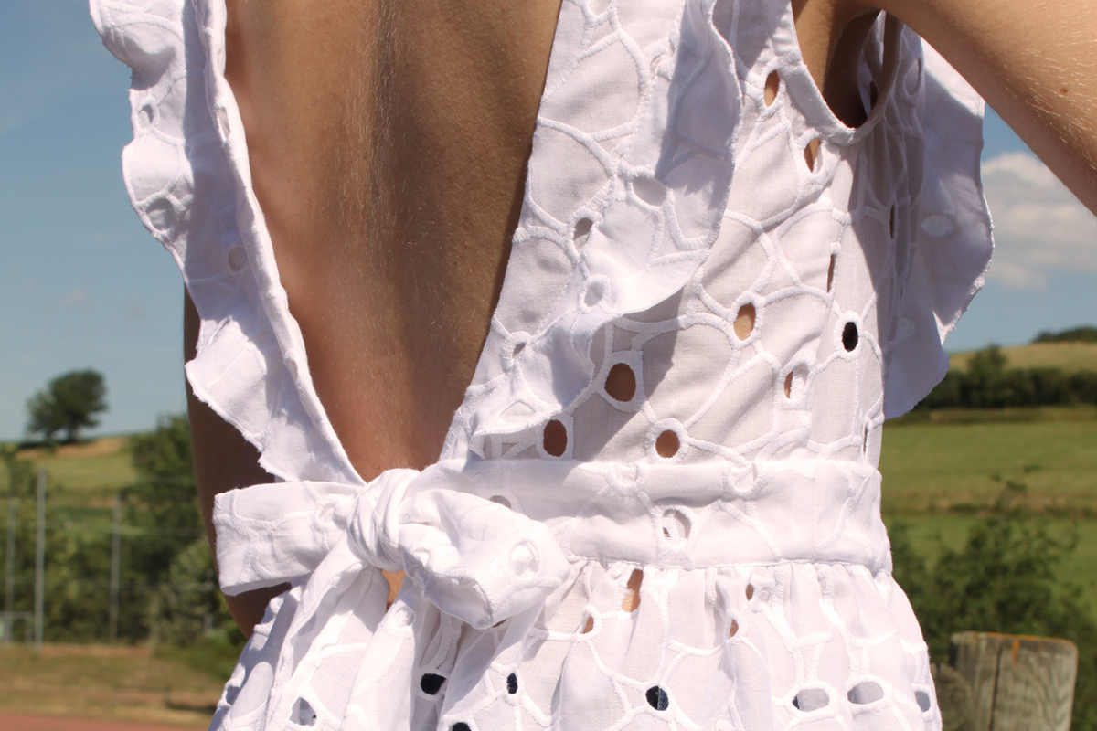 cha_coud en Broderie Anglaise - Pensée - Blanc Optique