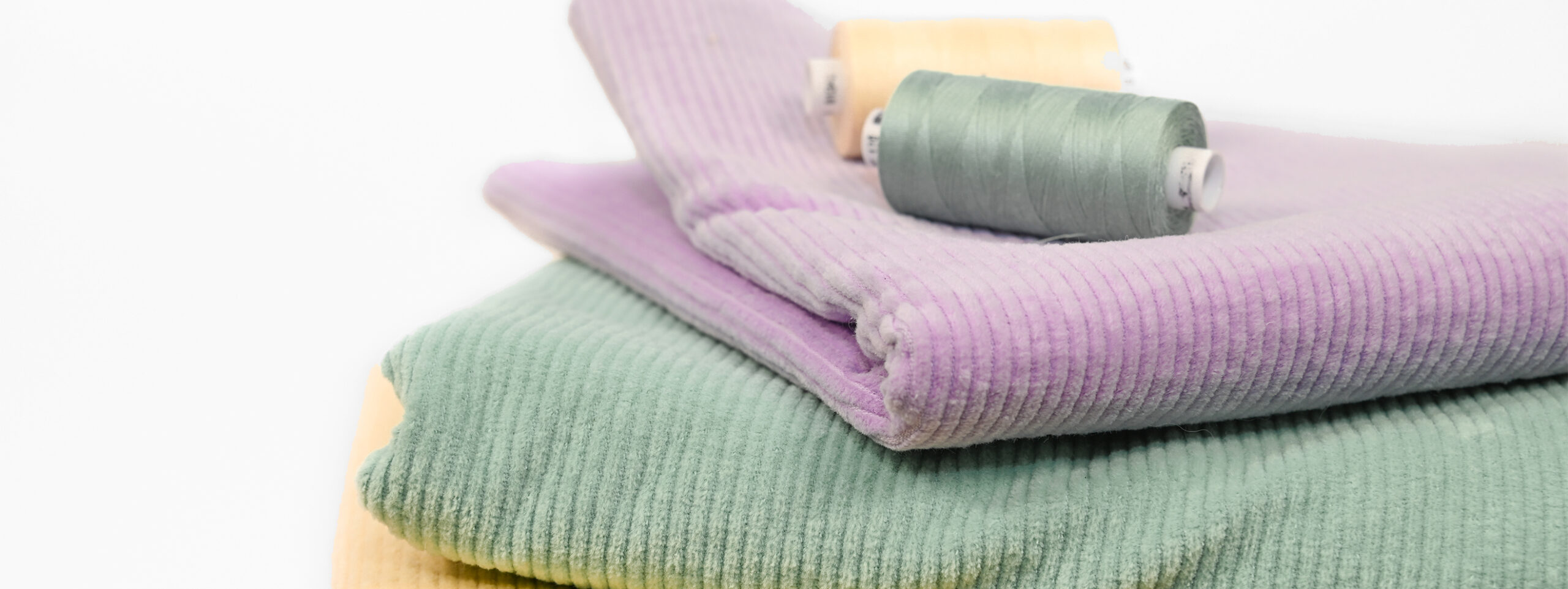 démonstration velours côtelé stretch extensible pastel vert jaune lilas côte 4 mm