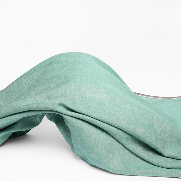 Présentation d'un de nos tissus en lin caviar