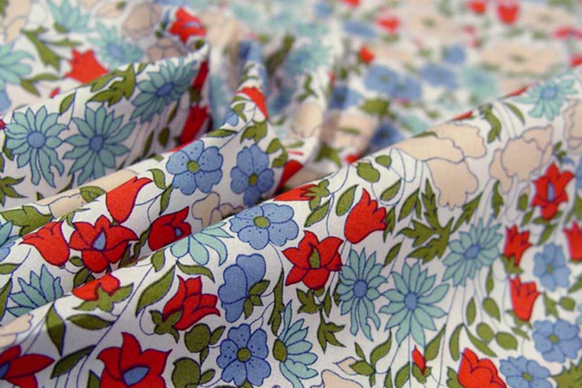 Démonstration tissu Liberty Tana Lawn Poppy and Daisy Nude