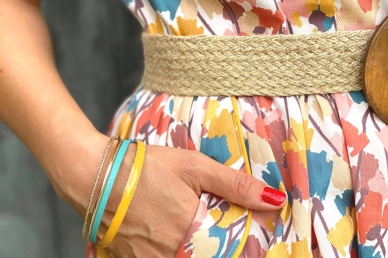 de_fil_en_bulle gros plan d'une robe faite en tissu issu de la collection UNE Allure de chez Stragier