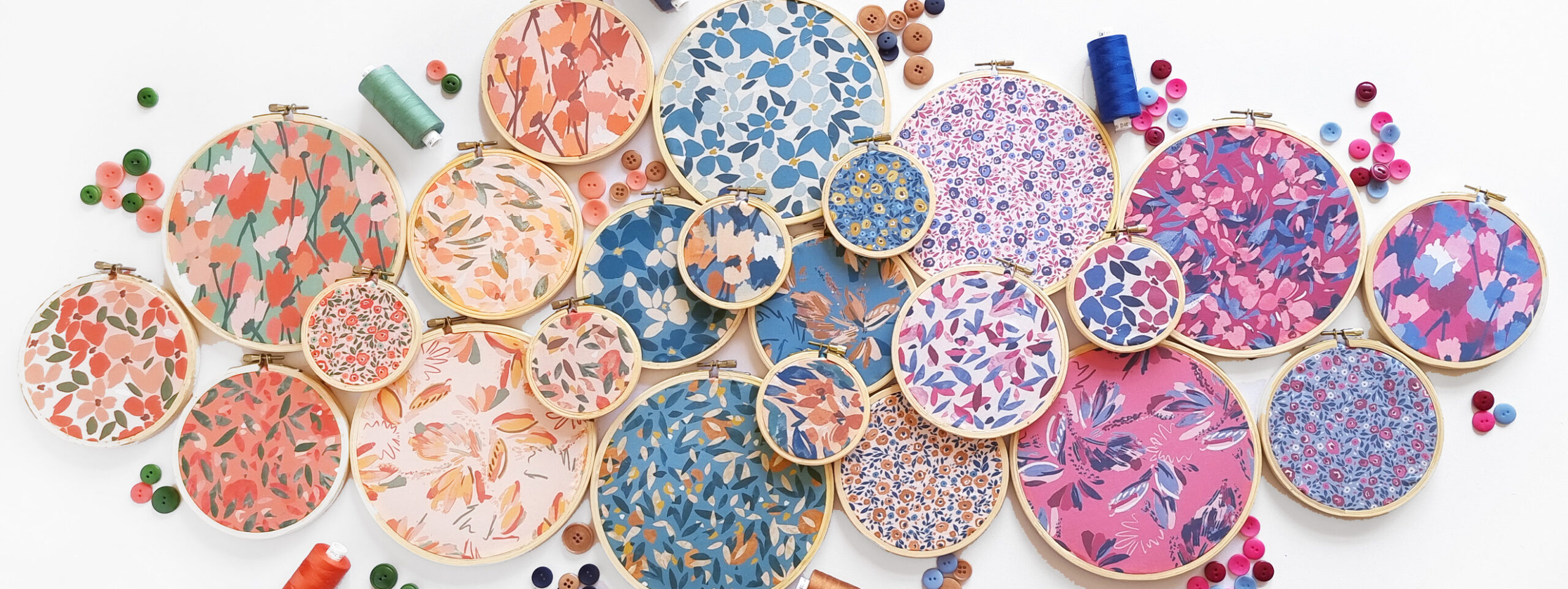 Présentation des tissus faisant partie de la collection UNE Evasion de chez Stragier