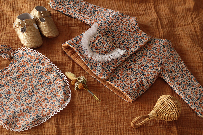 Blouse pour enfant fait dans les tissus de la collection UNE Evasion de chez Stragier