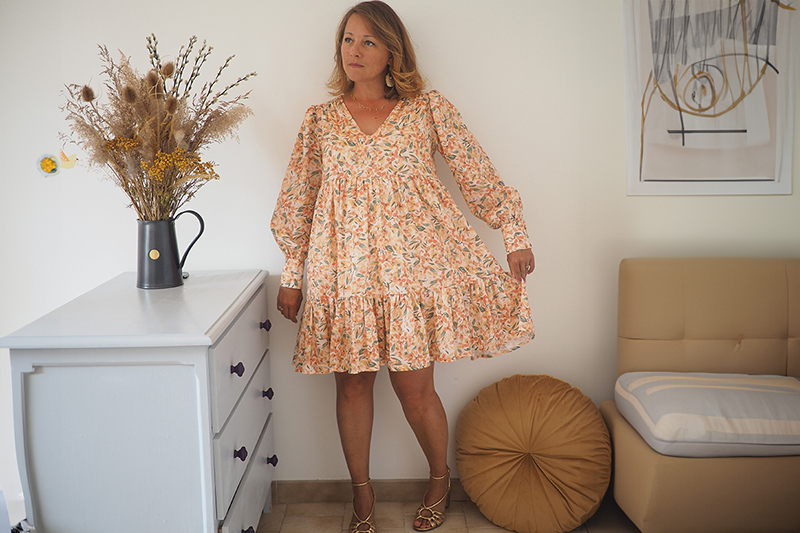 ma_petite_fabrique dans une robe UNE Evasion de chez Stragier