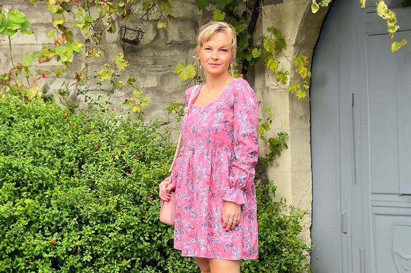 petite_frambise dans une robe UNE Evasion