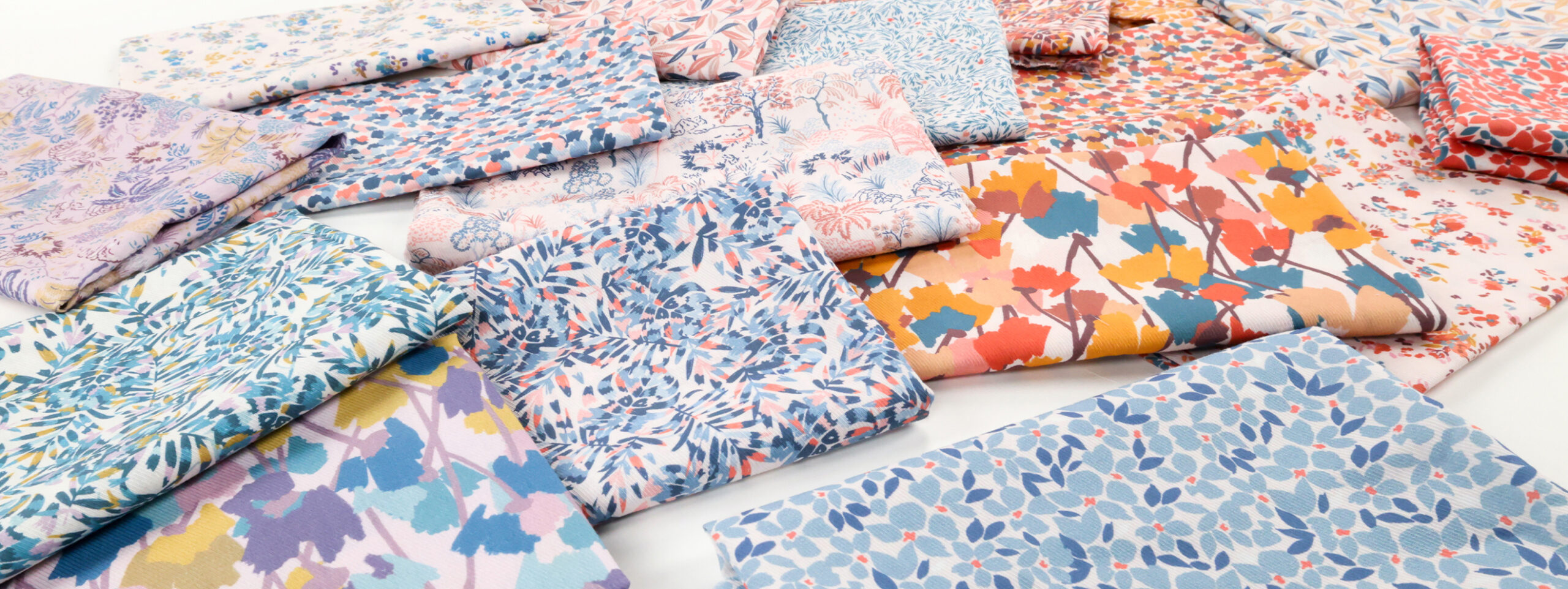 Présentation des différents tissus qui composent la collection UNE Allure de chez Stragier