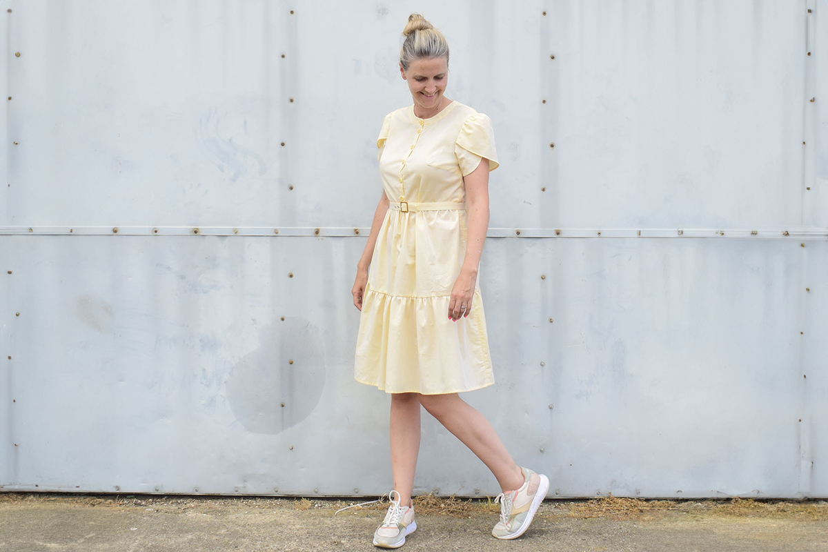 fil-a-fil-beletoile beletoile dans un tenue composé d'un fil à fil coloris citron givré de chez Stragier