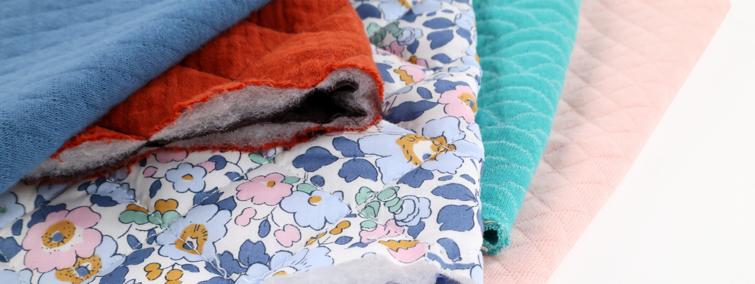 Présentation des tissus matelassés en coton de chez Stragier