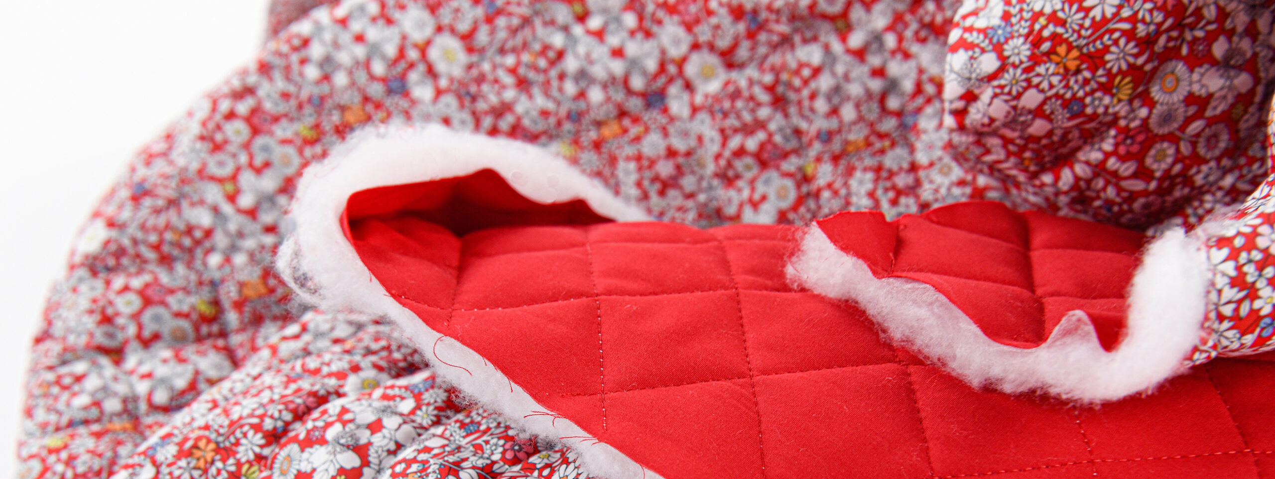 matelassé-liberty-01-2640x992 Présentation d'un tissu matelassé en Liberty de chez Stragier