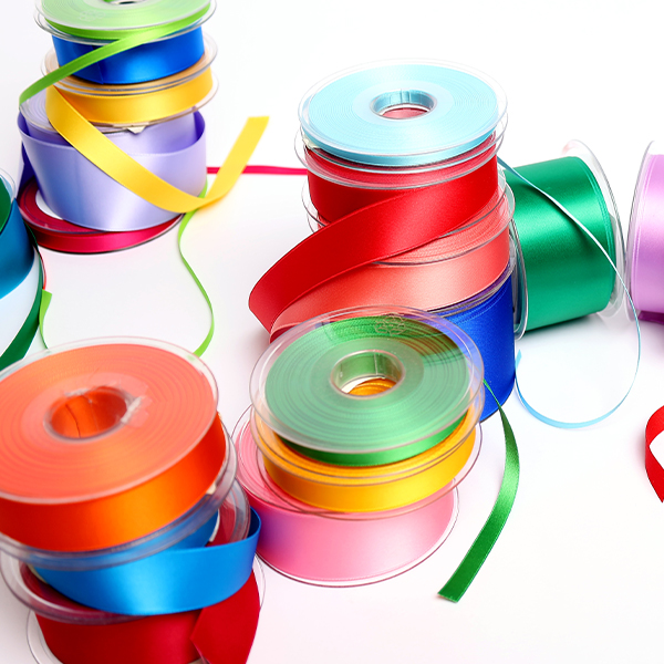 Présentation de nos rubans en satin disponibles chez Stragier