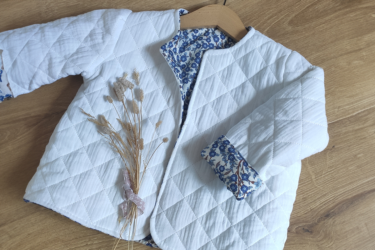 blouson d'enfant en tissu matelassé coton fait par minifeecreations de chez Stragier