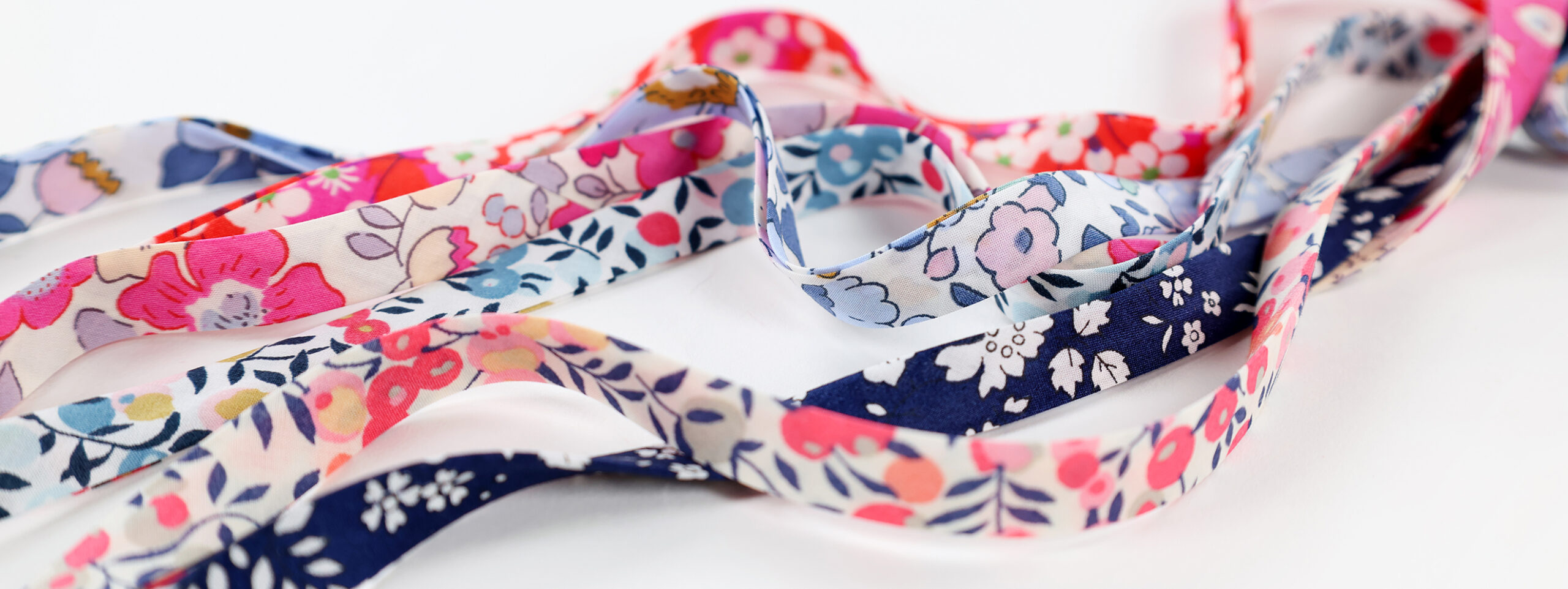 Présentation des biais en tissu Liberty fabriqués chez Stragier