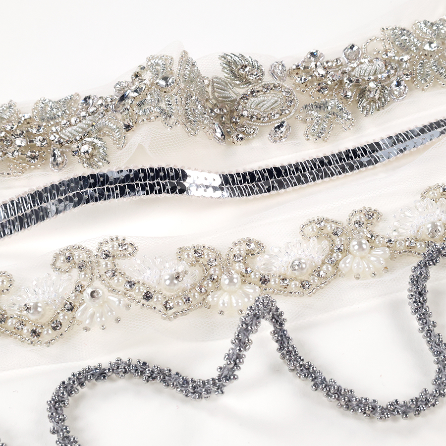 Présentation des rubans paillettes et perlés de chez Stragier