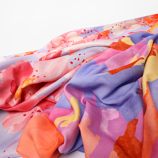 Présentation de nos tissus crêpes viscose soft et tencel de la collection UNE disponible chez Stragier