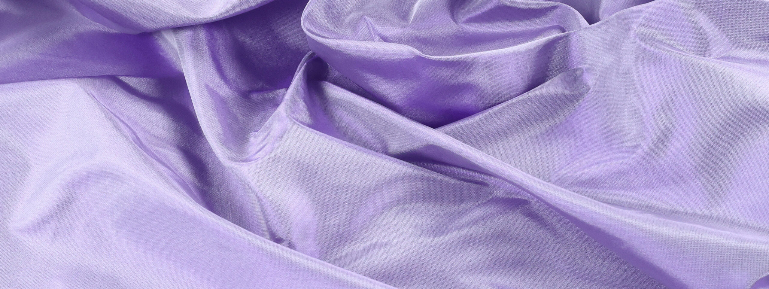 Présentation d'un nos tissus taffetas en soie disponible chez Stragier