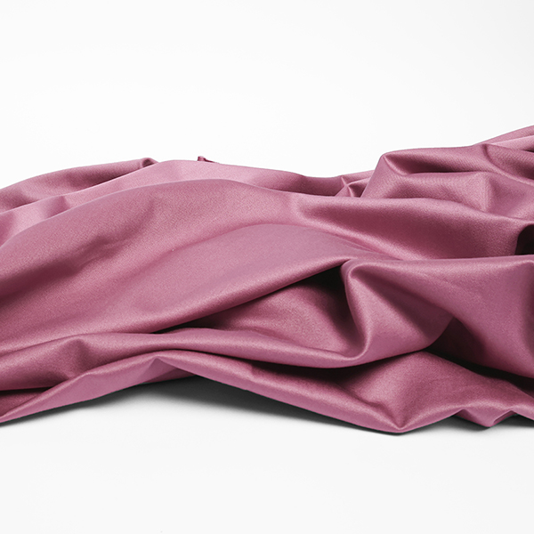 Photo d'un tissu en satin cuir pur coton de chez Stragier