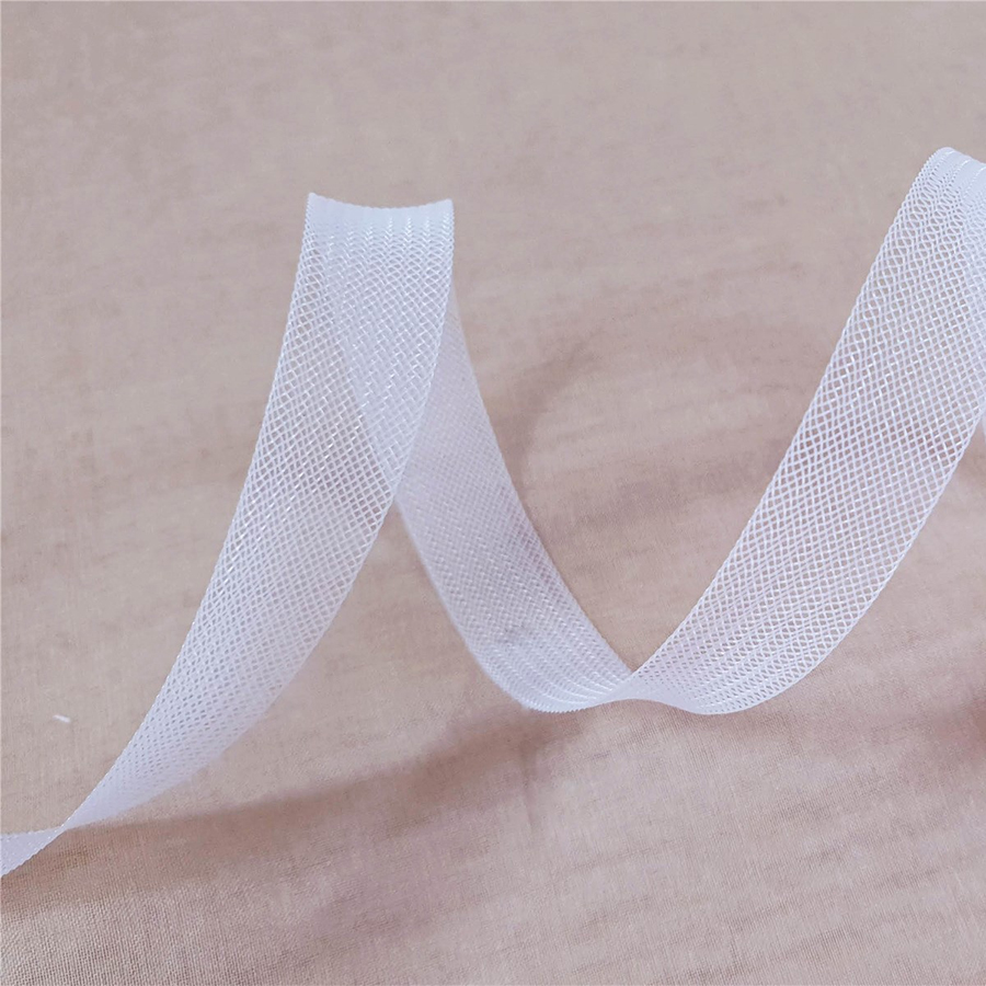 Photo d'une bande de crin blanc disponible chez Stragier