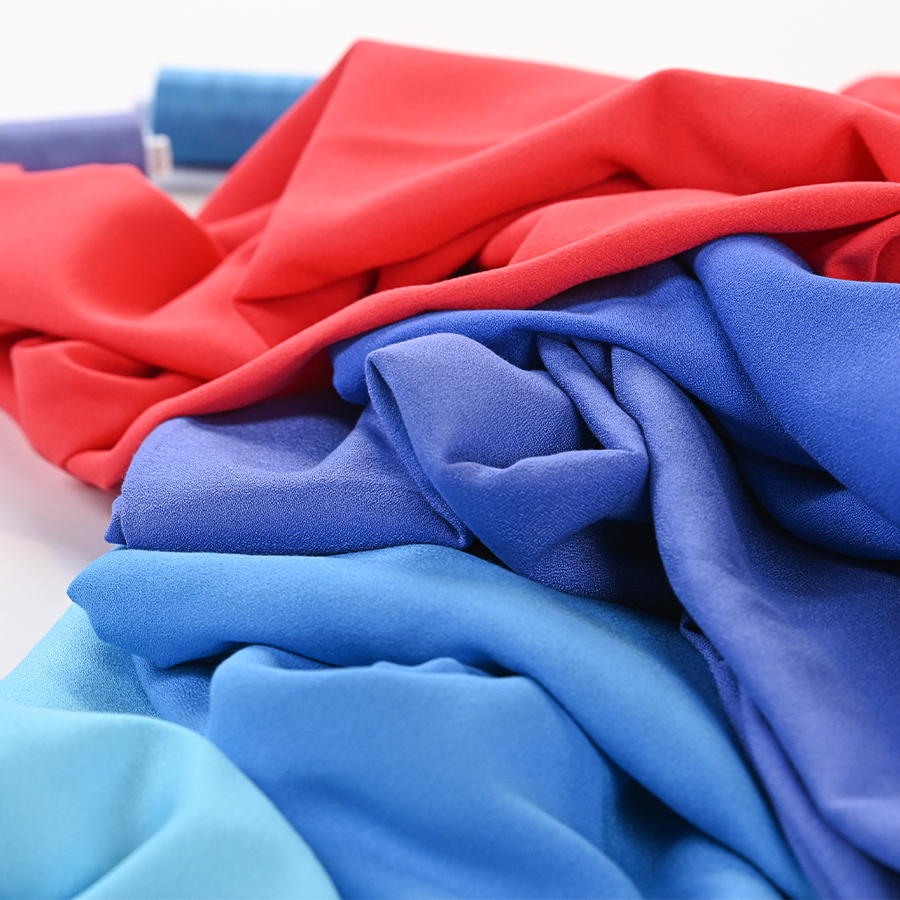 Présentation de plusieurs tissus en crêpe viscose soft