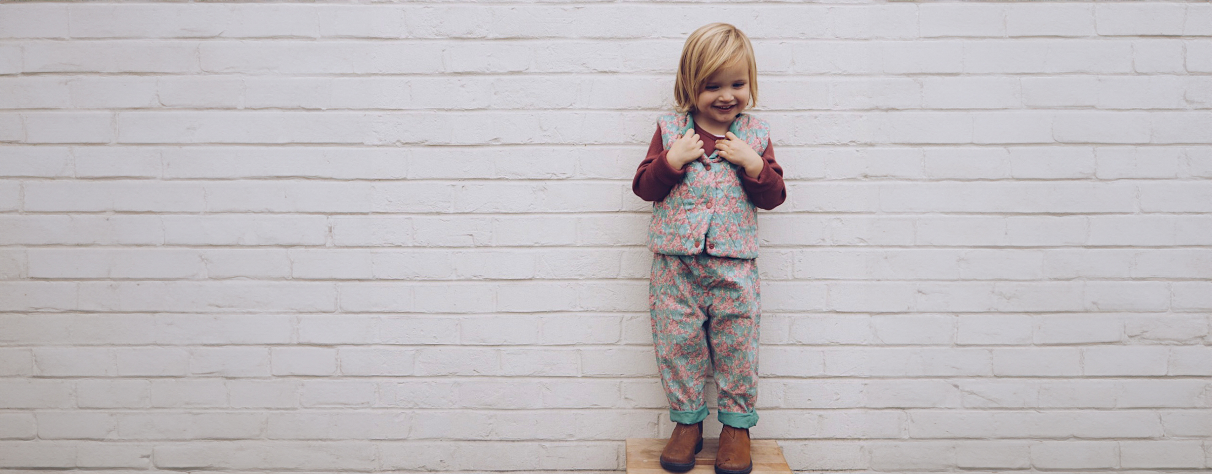 B_l_a_n_c_h_e dans une tenue en LIberty lantanta