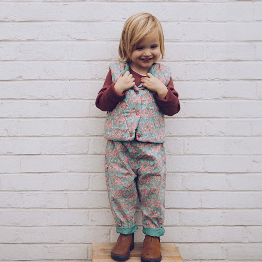 B_l_a_n_c_h_e dans une tenue en LIberty lantanta