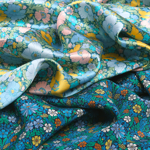 Présentation de nos tissus en soie Liberty disponibles chez Stragier