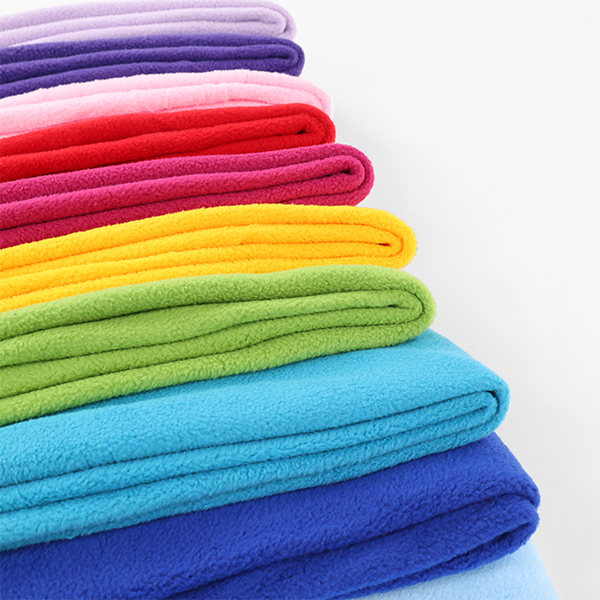 Présentation de nos tissus polaire super sport disponibles chez Stragier