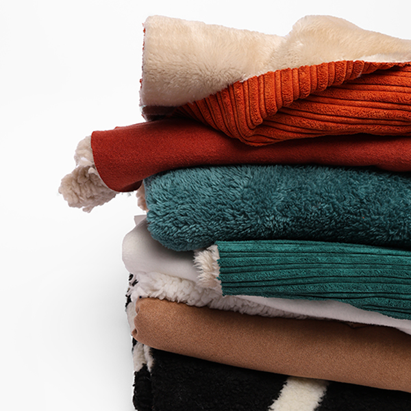 Présentation des nos différentes qualités de tissus en teddy et doudou