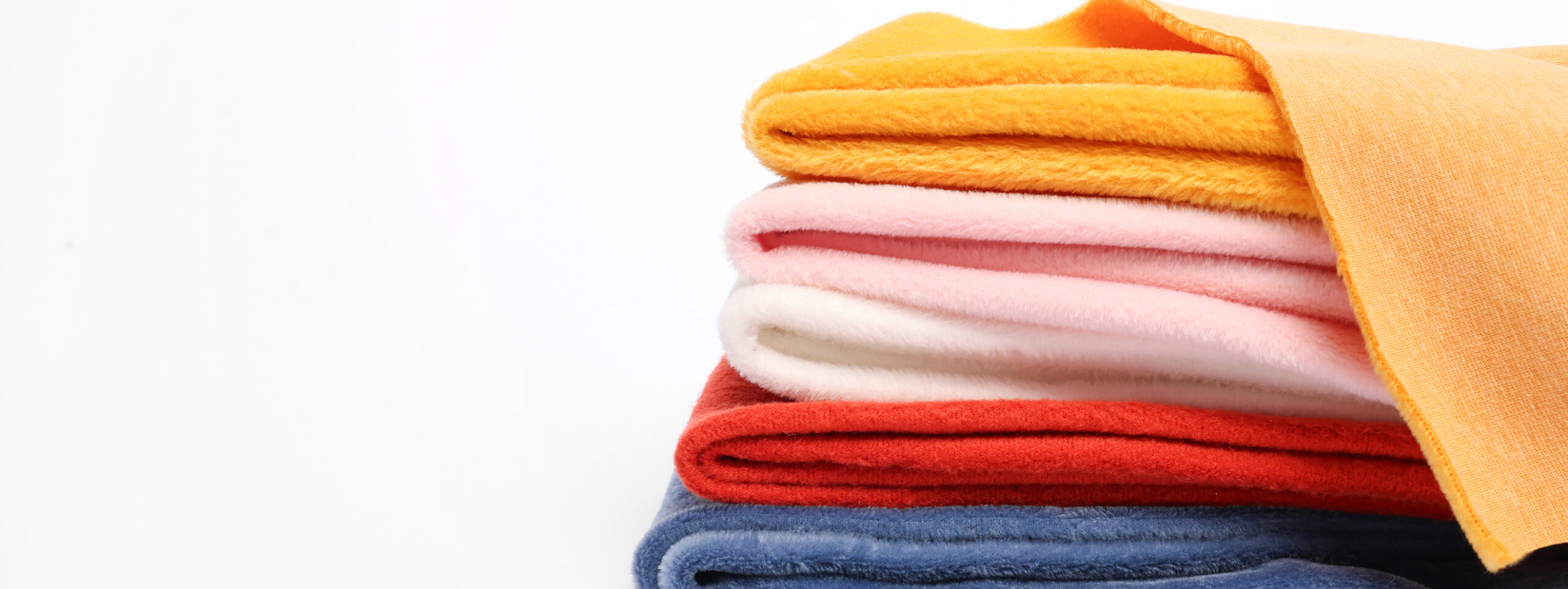 Présentation de nos tissus en teddy soft disponibles chez Stragier