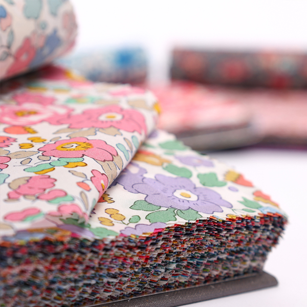 collections-liberty-01-600x600 Retrouvez toutes les collections de tissus Liberty chez Stragier