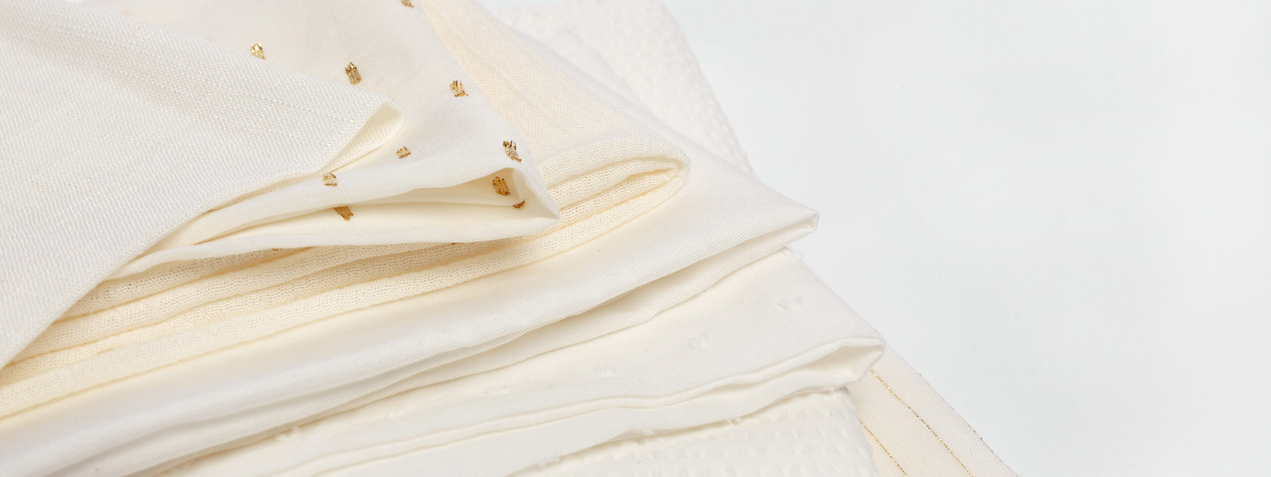 Présentation des nos différents tissus à teindre disponibles chez Stragier