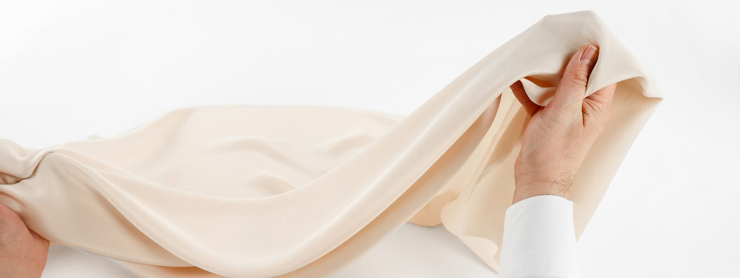 0F4A2628_Crepe_Marocain_2640x992 Présentation de la douceur et fluidité d'un crêpe marocain