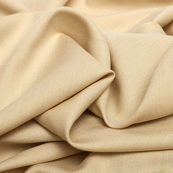Présentation d'un twill coton léger, doux, souple et respirant disponible chez Stragier