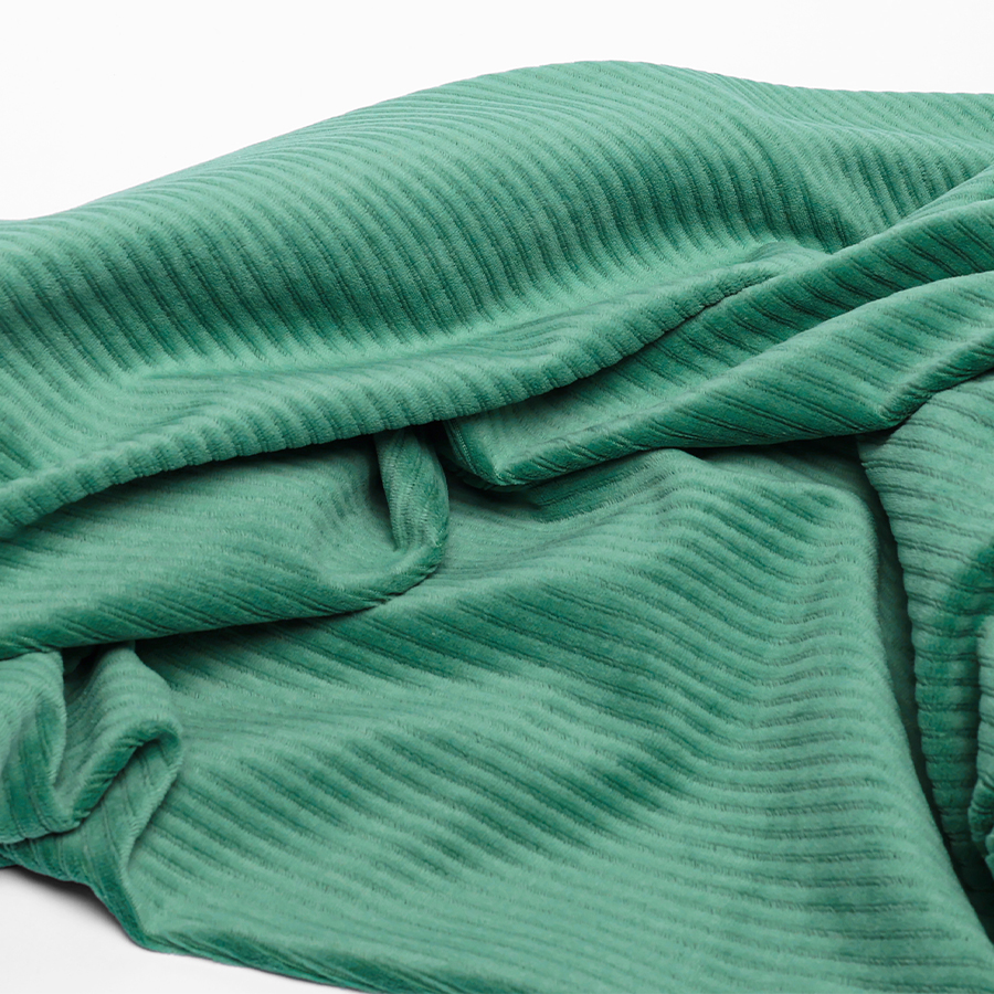 Présentation d'un jersey velours disponible chez Stragier.