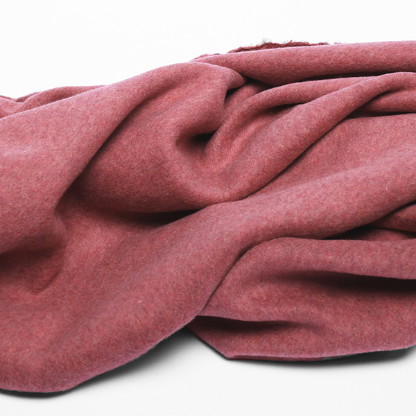 Présentation d'un polaire de coton bio disponible chez Stragier