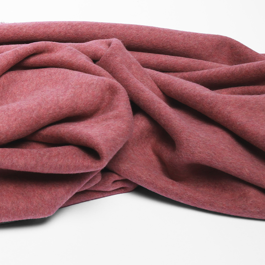 Présentation d'un polaire de coton bio disponible chez Stragier