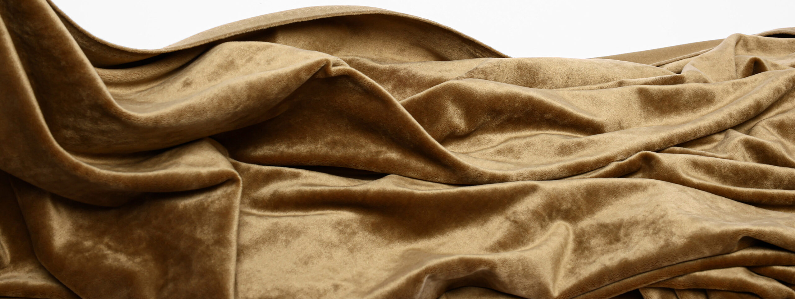 Présentation d'un velours lisse stretch disponible chez Stragier