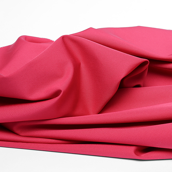 Serge-Leger-OK-(10)-600x600 Présentation d'un tissu sergé léger rose disponible chez Stragier