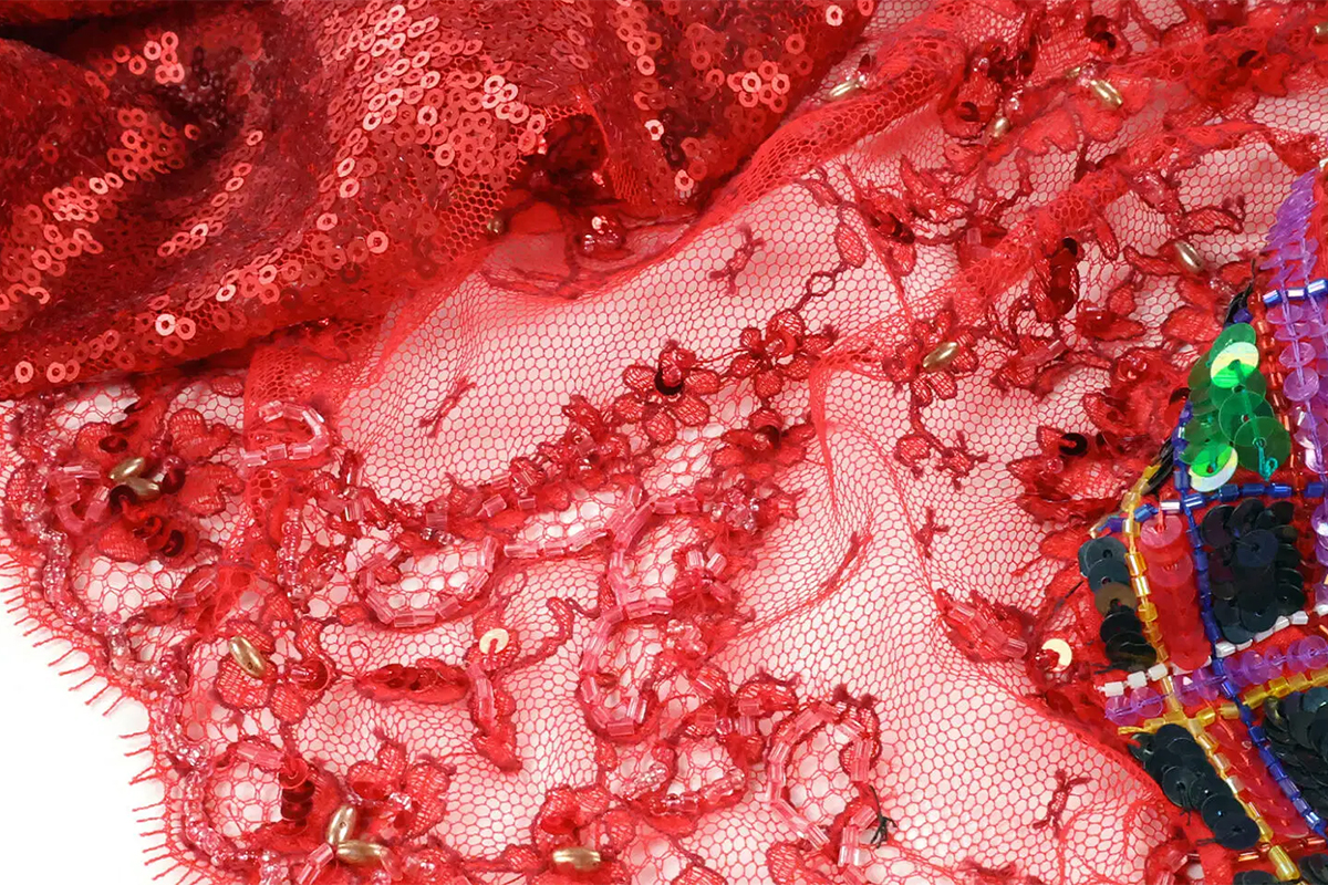 Tissu-paillete-illustration-1200x800 Présentation de notre gamme de tissus tulle paillettes