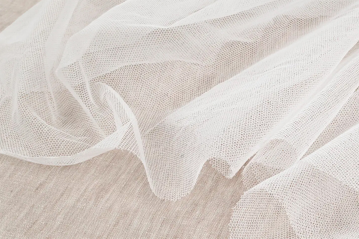 Tulle-de-coton-illustration-1200x800 Présentation de notre gamme de tissus tulle de coton