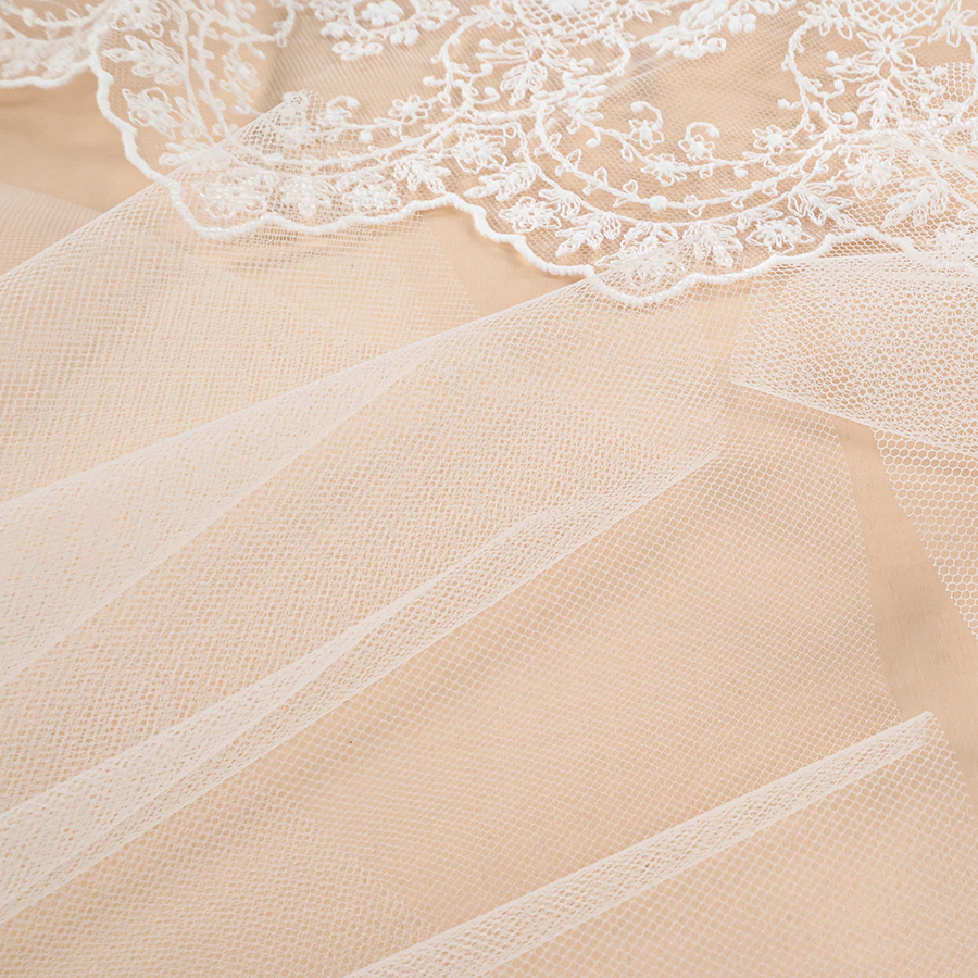 Tulle-et-Crin-OK-(10)-900x900 Présentation de nos gammes de tissus tulle disponibles chez Stragier