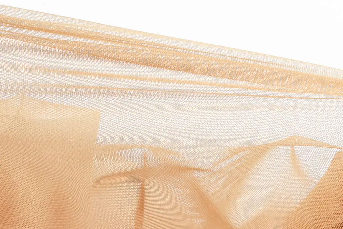 Tulle-stretch-illustration-1200x800 Présentation de notre gamme de tissus tulle stretch