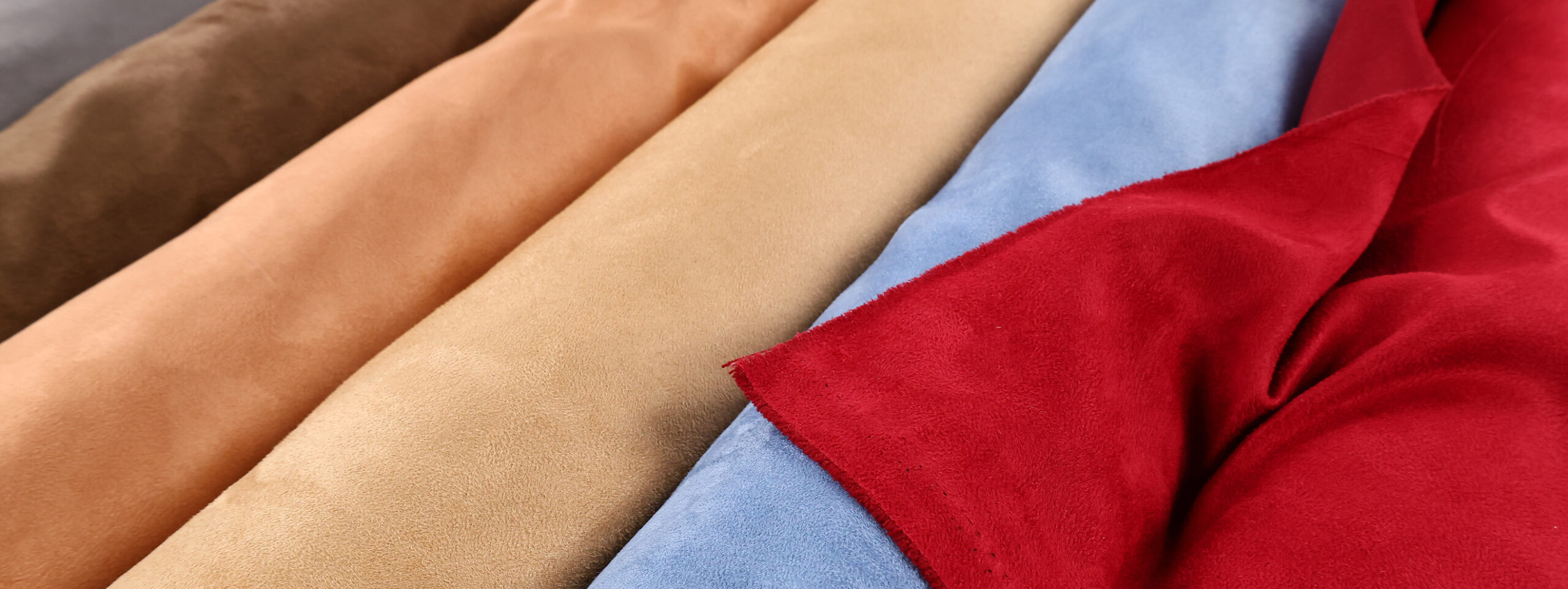 Présentation de nos tissus Suédines disponibles chez Stragier.